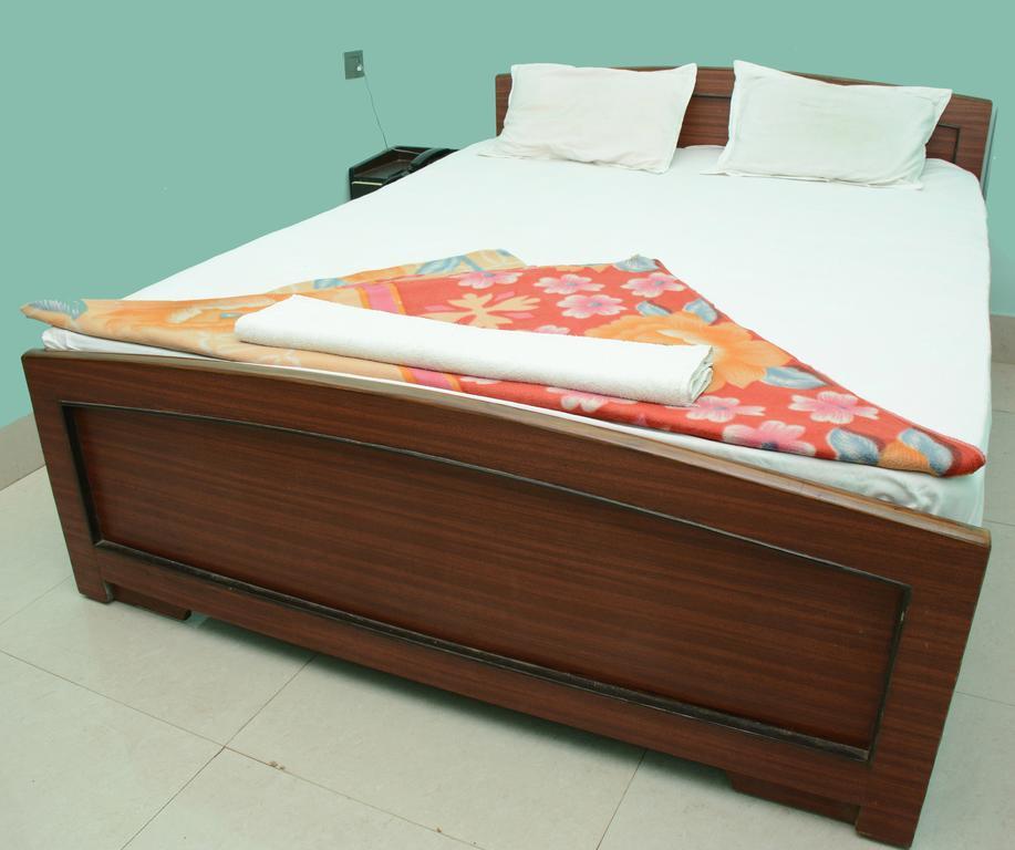 Hotel Nirmal Inn Bhubaneswar Zimmer foto