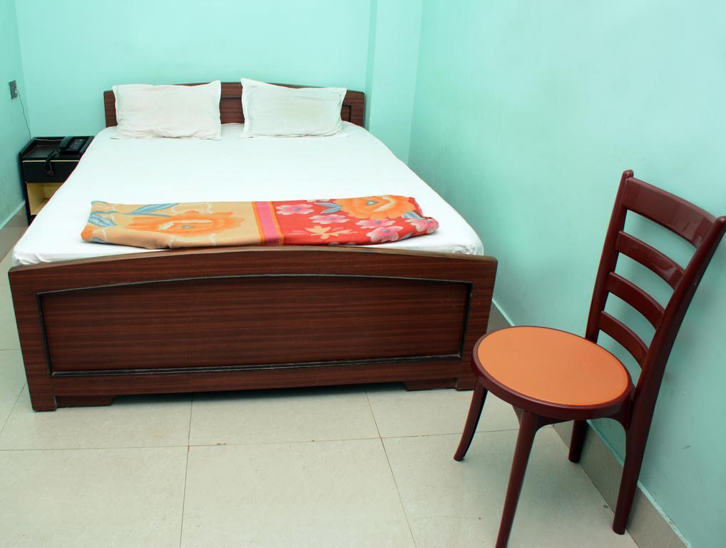 Hotel Nirmal Inn Bhubaneswar Zimmer foto